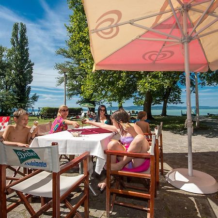 Familia Hotel Balatonboglar Exterior photo